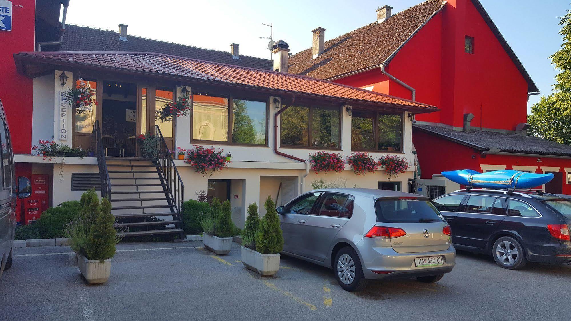 Pansion Park Bed & Breakfast Slunj Exterior photo